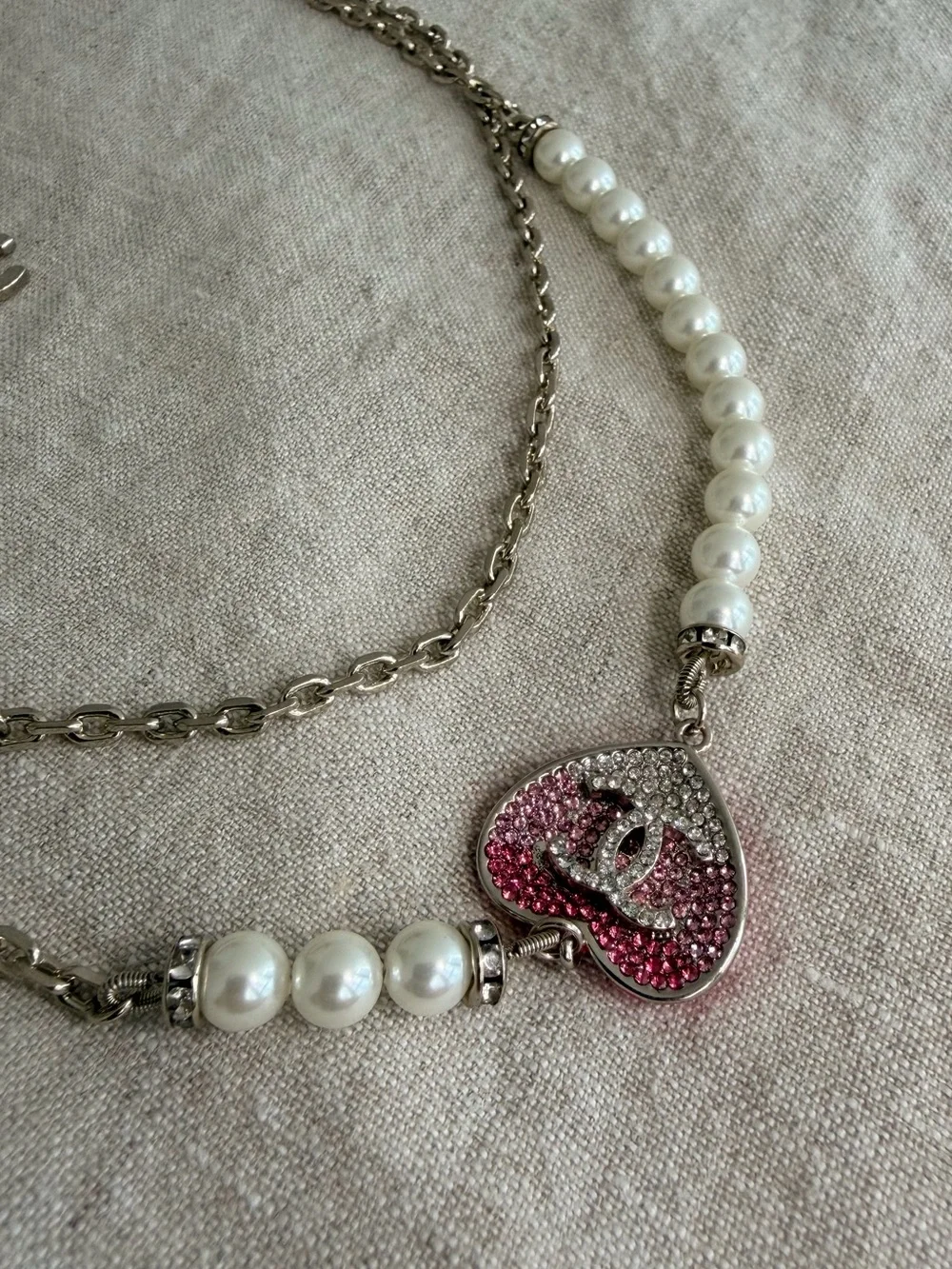 💗CHANEL Silver Chain Necklace with Pink and White Pearl Heart Pendant🤍